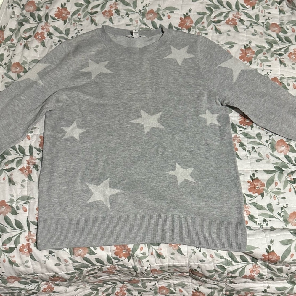 Gray & White star sweater
